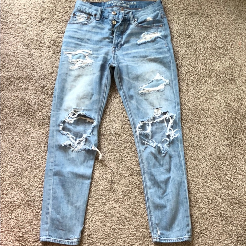 Size 0 reg AE distressed Mom jeans
